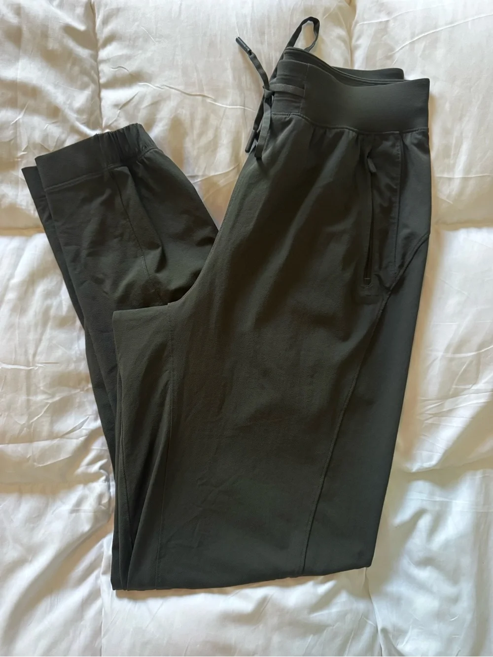 Lululemon License to Train High-Rise Jogger Pant Dark Olive Size 4 Zip Pocket
